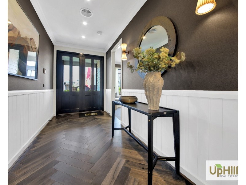 6 Babcock Street, Clyde North VIC 3978