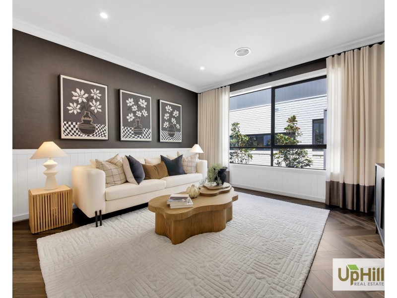 6 Babcock Street, Clyde North VIC 3978