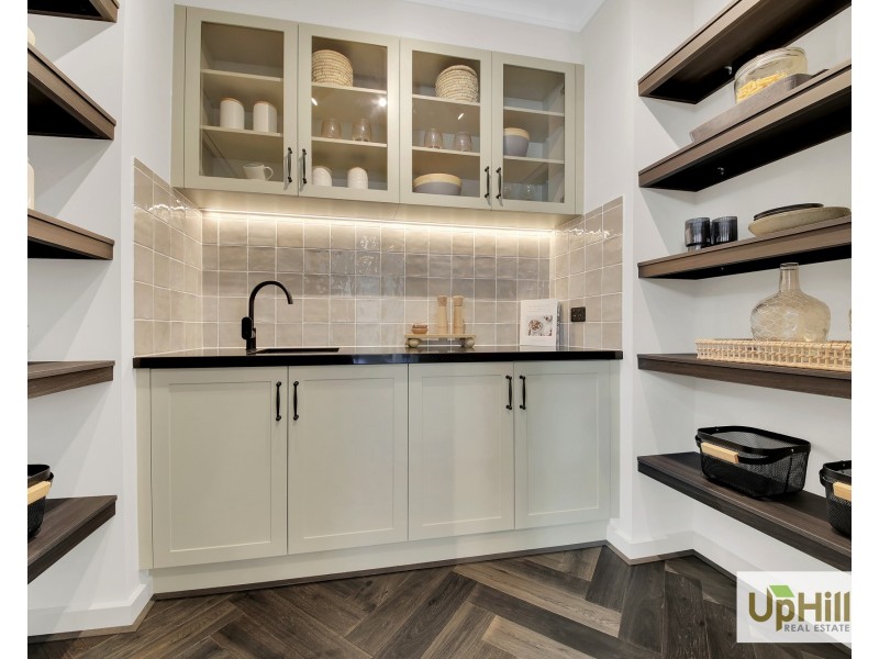 6 Babcock Street, Clyde North VIC 3978