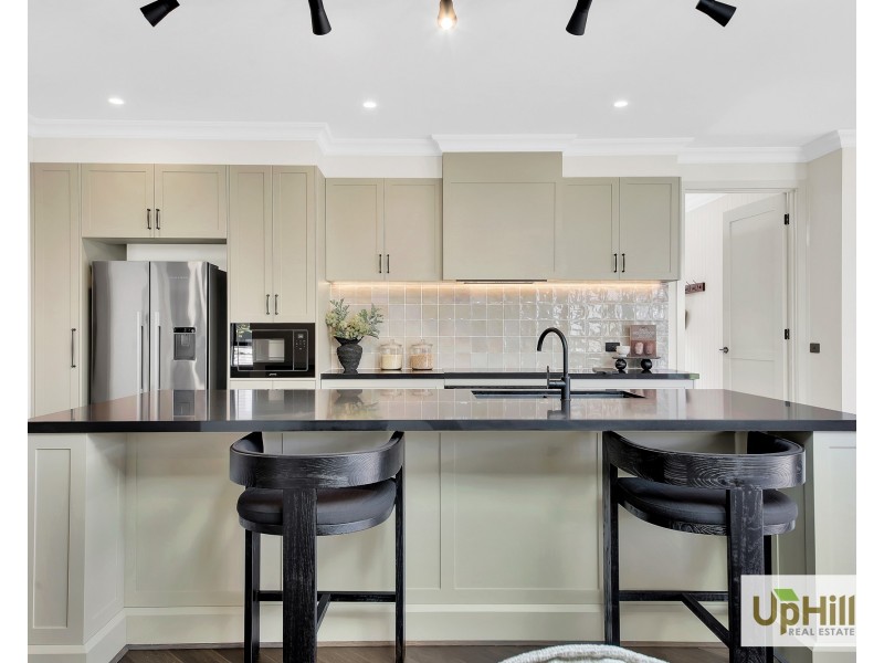 6 Babcock Street, Clyde North VIC 3978