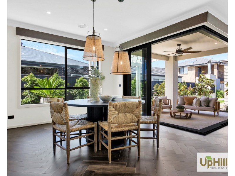 6 Babcock Street, Clyde North VIC 3978