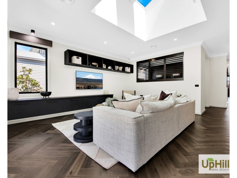 6 Babcock Street, Clyde North VIC 3978