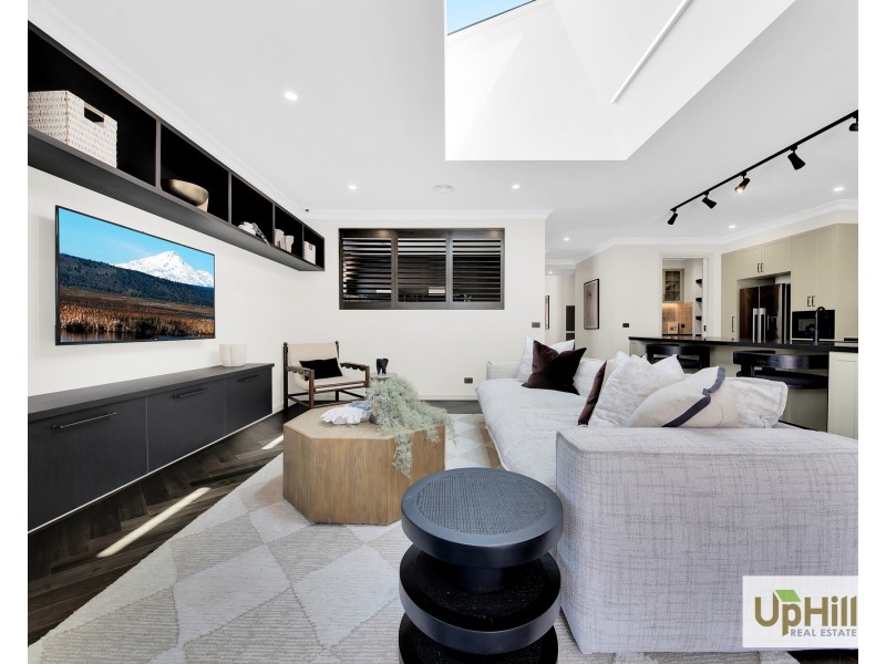 6 Babcock Street, Clyde North VIC 3978