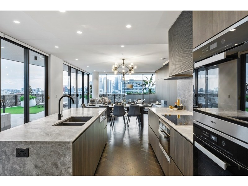 C1803 Penthouse/7 Chester Street, Newstead QLD 4006