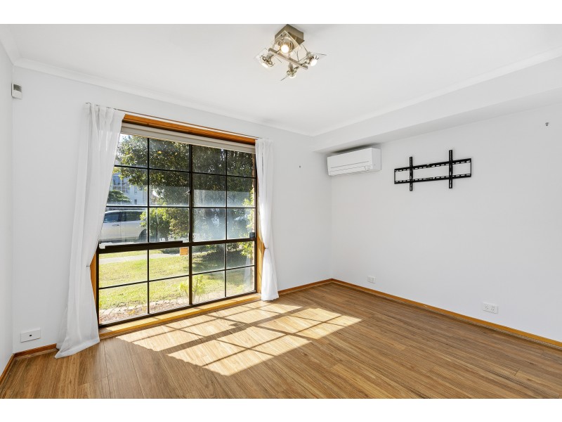 57 SOMMERS DRIVE, Altona Meadows VIC 3028