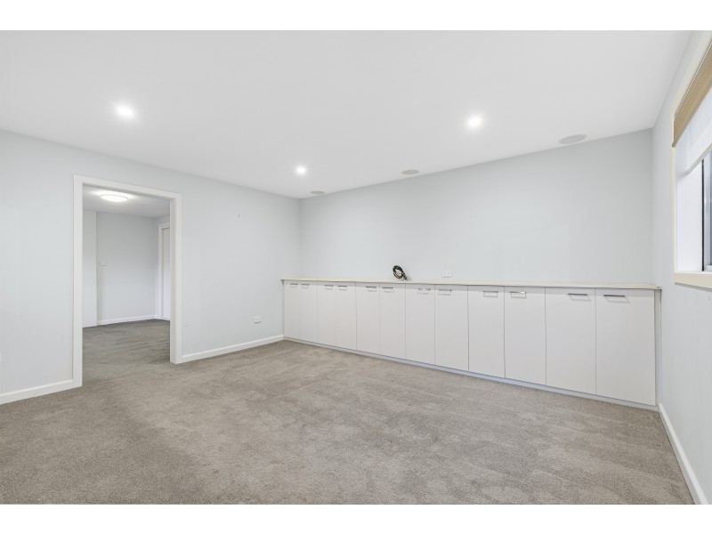 35 WREN STREET, Altona VIC 3018