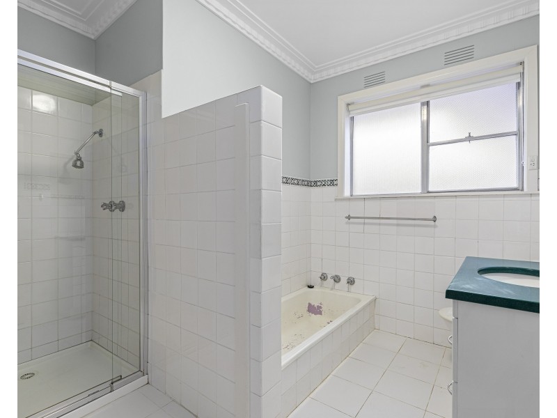 35 WREN STREET, Altona VIC 3018