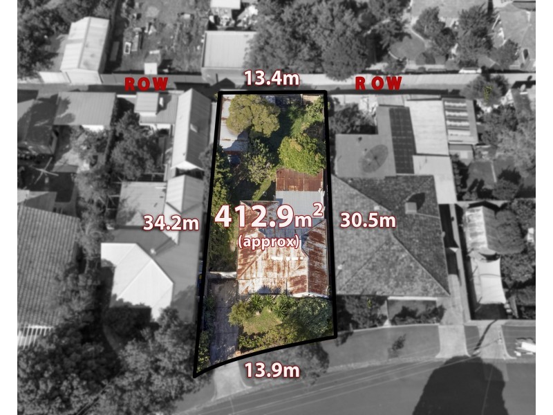 4 LARNOO AVENUE, Brunswick West VIC 3055