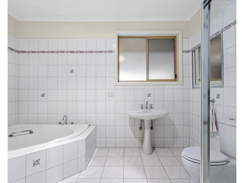 34 DELPHIN AVENUE, Altona North VIC 3025