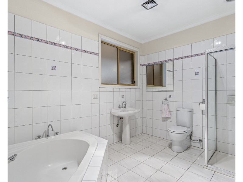 34 DELPHIN AVENUE, Altona North VIC 3025