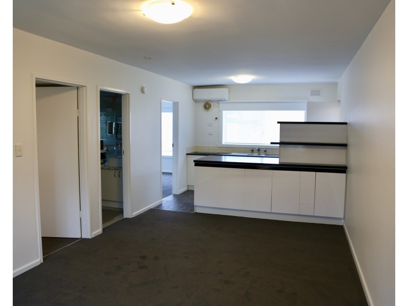 1/1 James Avenue, Seaholme VIC 3018