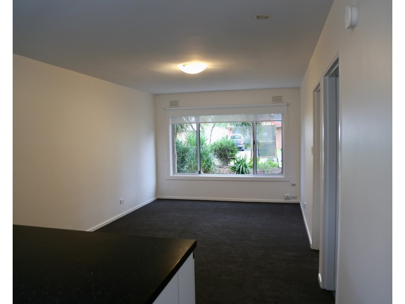 1/1 James Avenue, Seaholme VIC 3018