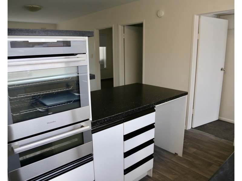 1/1 James Avenue, Seaholme VIC 3018