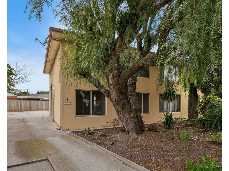 3/1 James Avenue, Seaholme VIC 3018