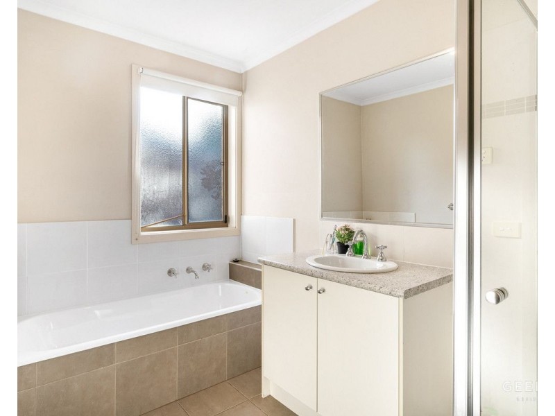2/211 Separation Street, Bell Park VIC 3215