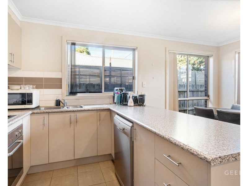 2/211 Separation Street, Bell Park VIC 3215
