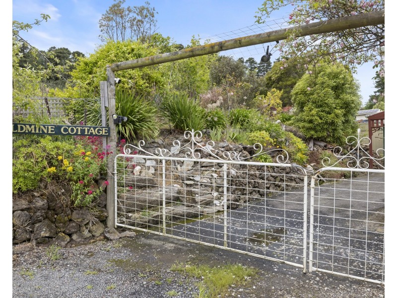 71 DUKE STREET, Daylesford VIC 3460