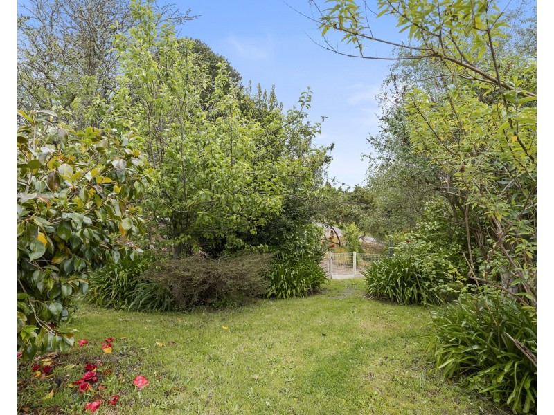 71 DUKE STREET, Daylesford VIC 3460