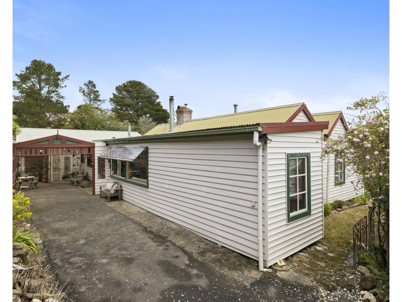 71 DUKE STREET, Daylesford VIC 3460