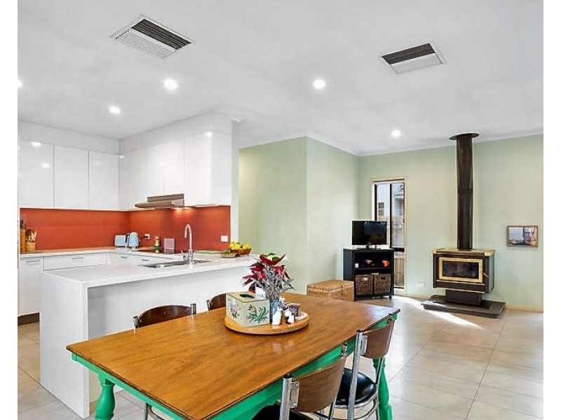 10 Seagull Ave, Altona VIC 3018