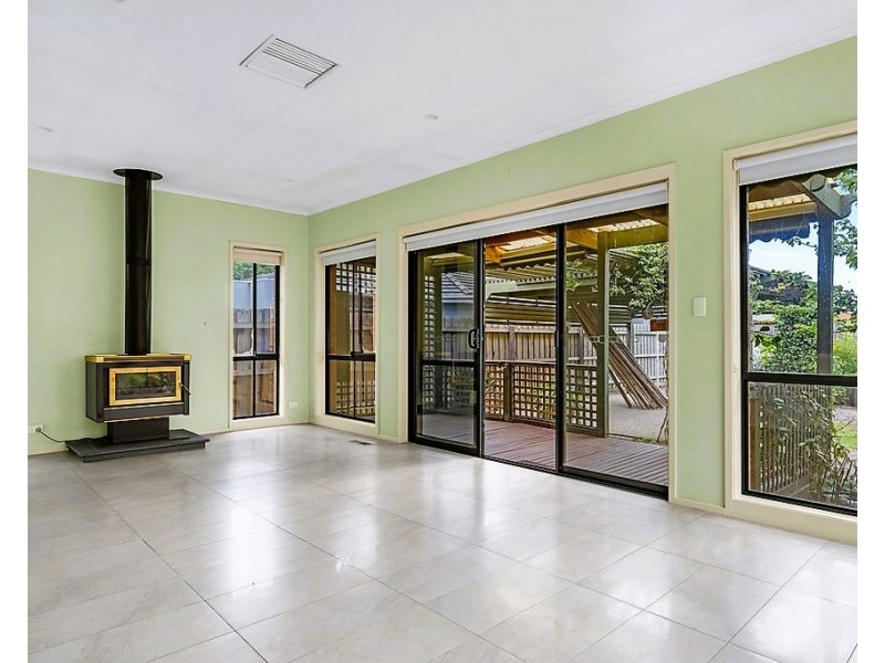 10 Seagull Ave, Altona VIC 3018