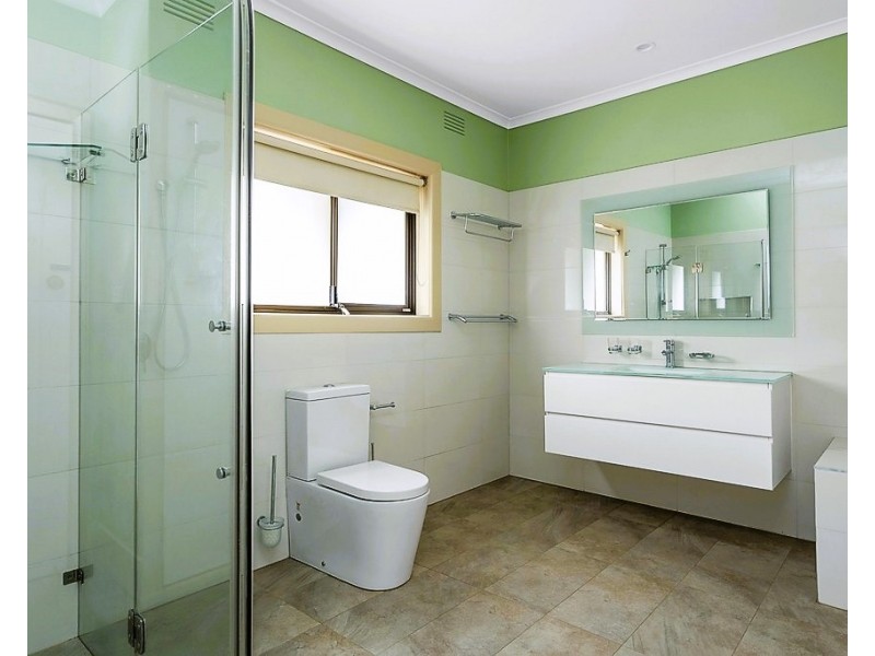 10 Seagull Ave, Altona VIC 3018