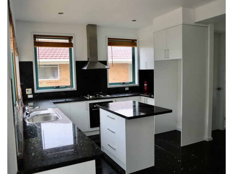 1/109 Esplanade, Altona VIC 3018