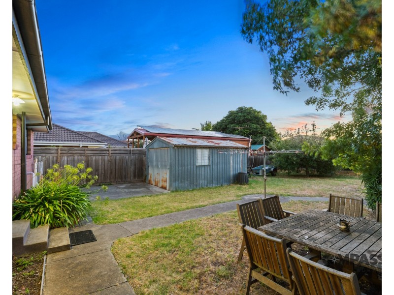 23 Fenfield Street, Altona VIC 3018