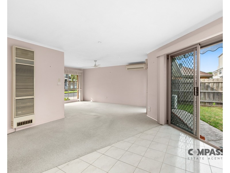 2B Myrtle Grove, Altona VIC 3018