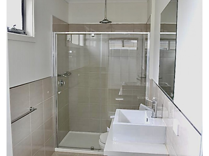 2/34 LINNET STREET, Altona VIC 3018