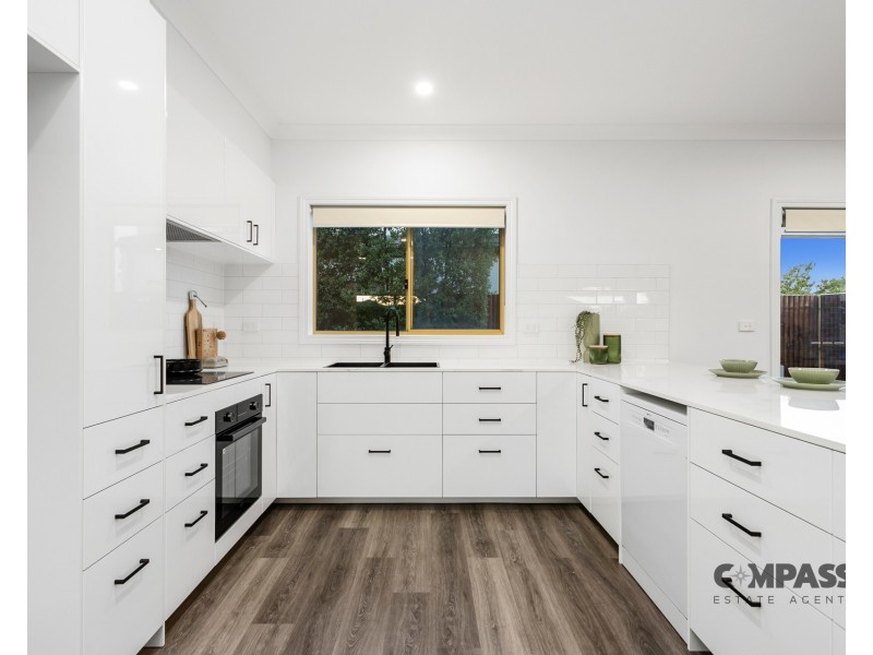 50 WARATAH DRIVE, Altona Meadows VIC 3028