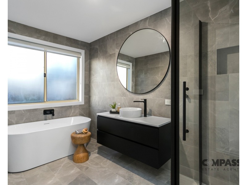 50 WARATAH DRIVE, Altona Meadows VIC 3028