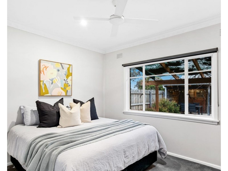 9 Delmont Avenue, Altona VIC 3018