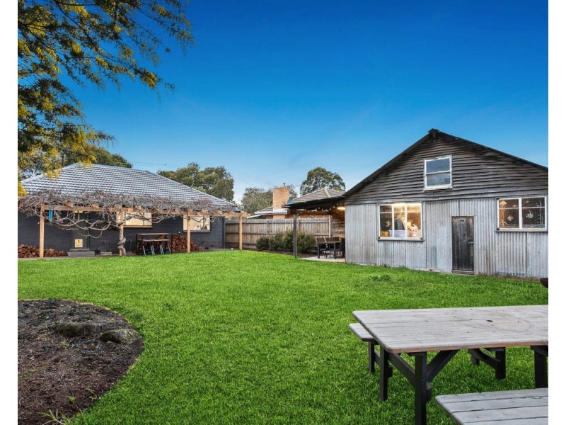 9 Delmont Avenue, Altona VIC 3018