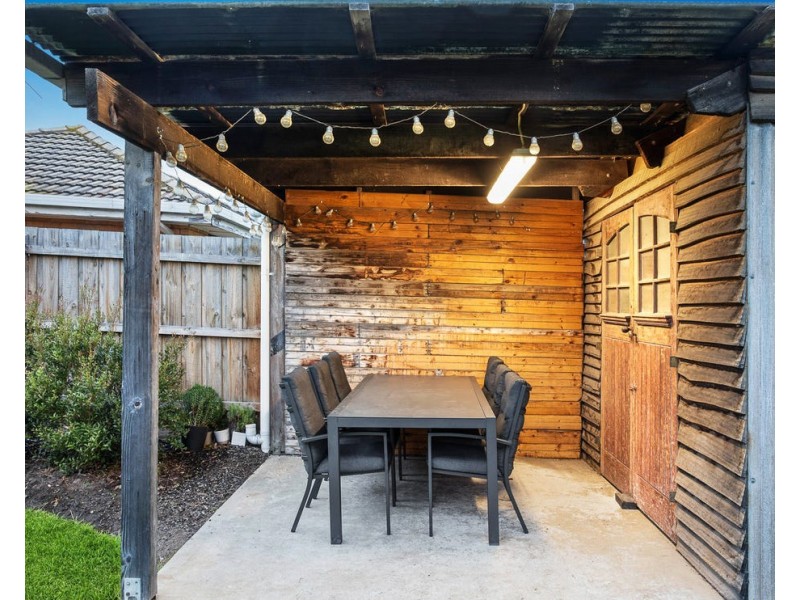 9 Delmont Avenue, Altona VIC 3018