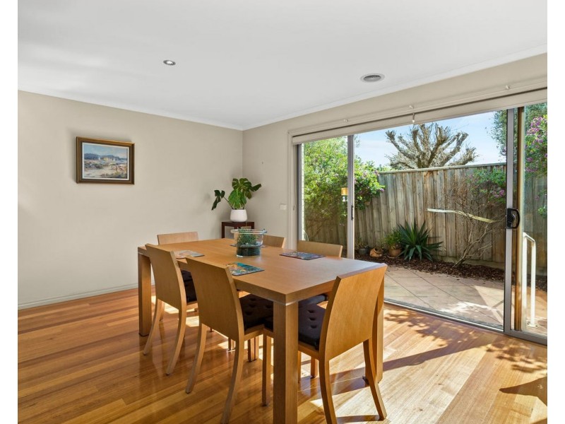 2/275 QUEEN STREET, Altona VIC 3018
