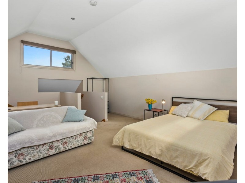 2/275 QUEEN STREET, Altona VIC 3018