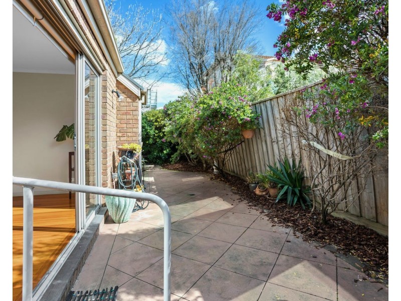 2/275 QUEEN STREET, Altona VIC 3018
