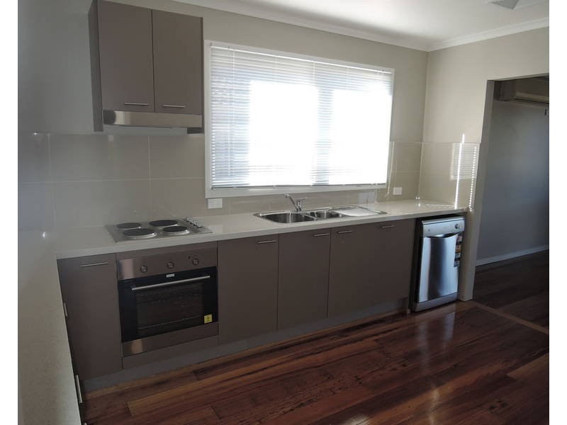 20 HOOK STREET, Altona Meadows VIC 3028