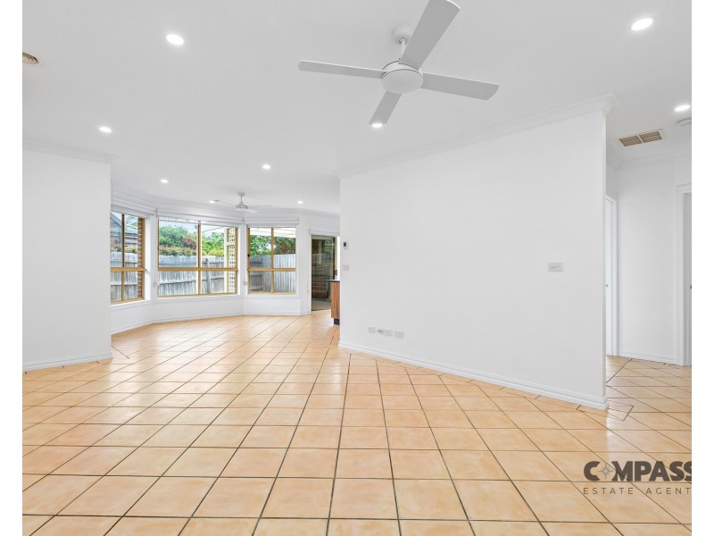 14 Kensington Crescent, Altona Meadows VIC 3028