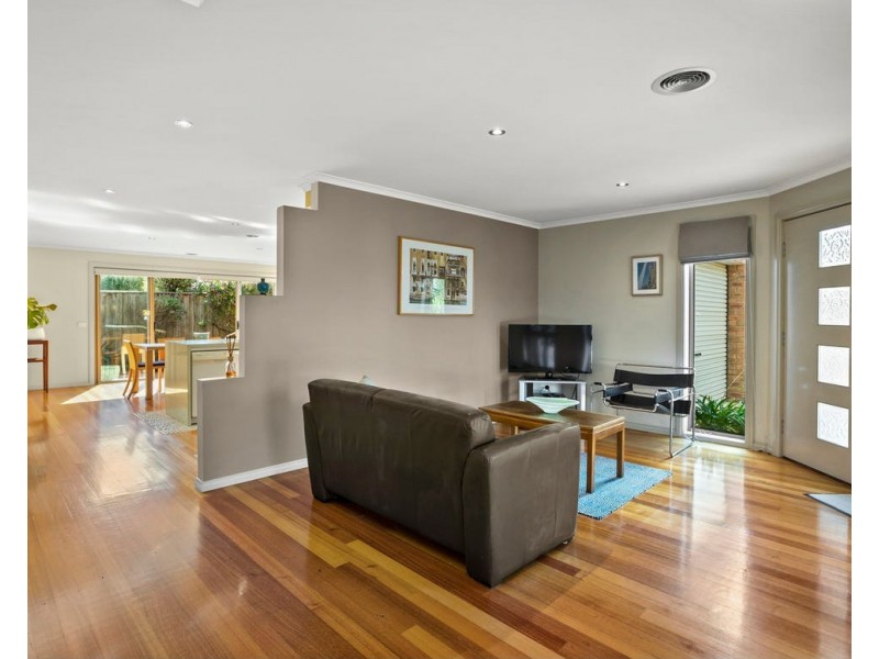 2/275 QUEEN STREET, Altona VIC 3018