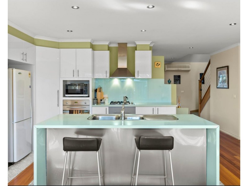 2/275 QUEEN STREET, Altona VIC 3018