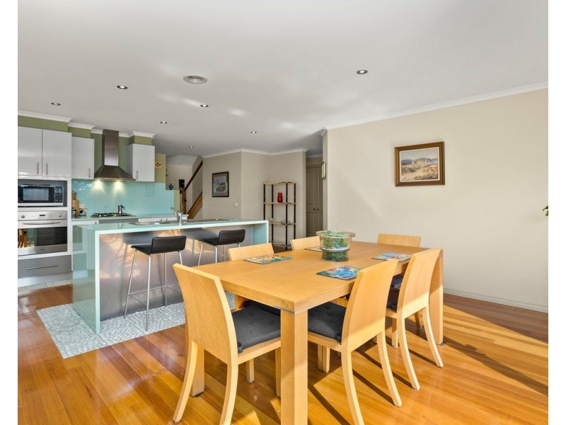 2/275 QUEEN STREET, Altona VIC 3018