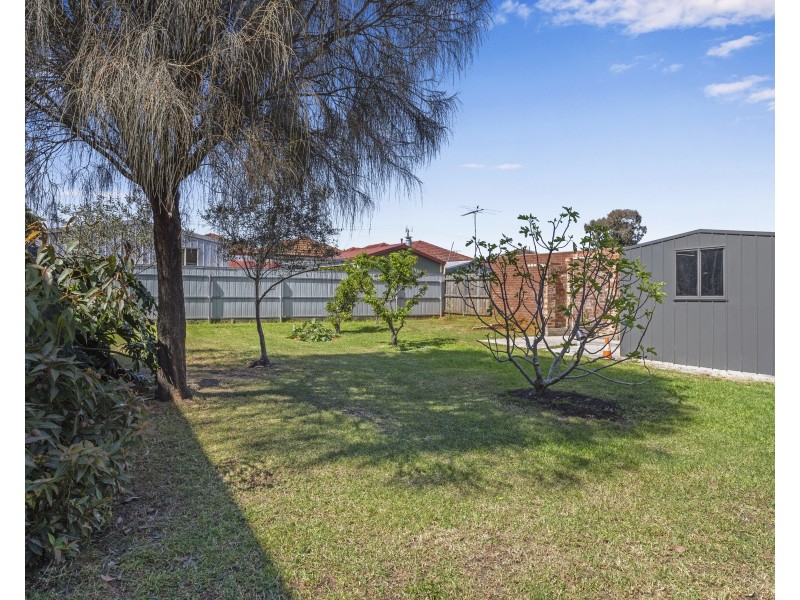 18 Angus Avenue, Altona North VIC 3025