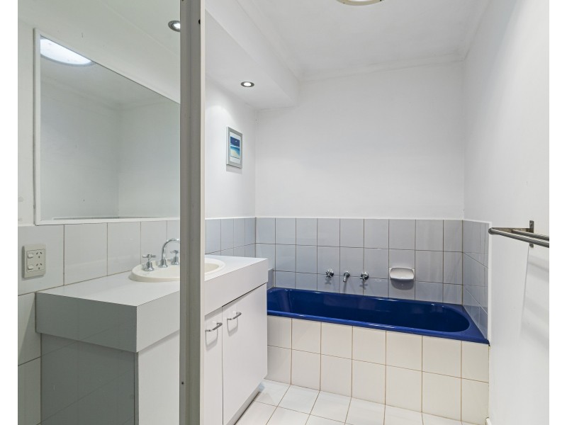 1/41 LOWE AVENUE, Altona VIC 3018