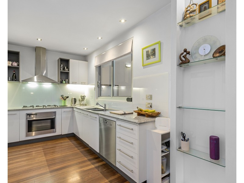 95 ELPHIN STREET, Newport VIC 3015