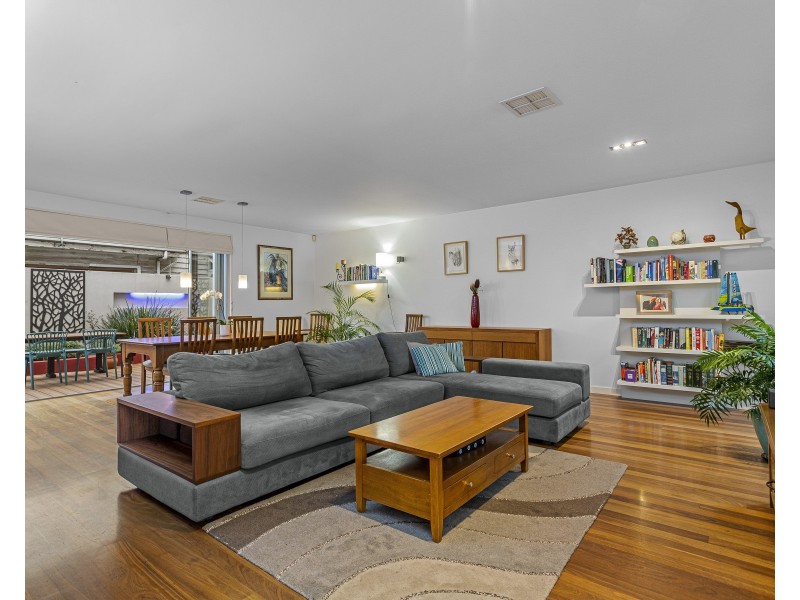 95 ELPHIN STREET, Newport VIC 3015