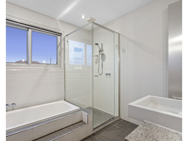 95 ELPHIN STREET, Newport VIC 3015