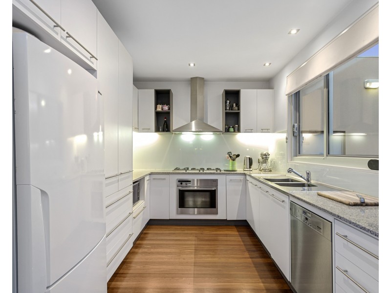 95 ELPHIN STREET, Newport VIC 3015