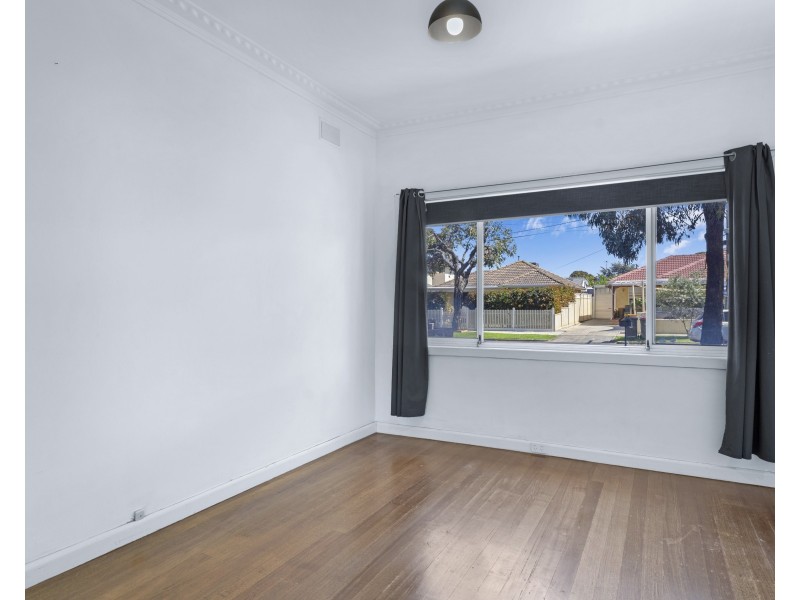 18 Angus Avenue, Altona North VIC 3025